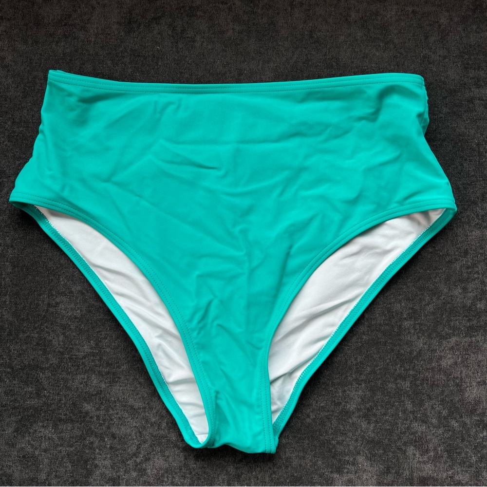 SweetHoney Women’s Flowy Bikini Bottoms Size Medium